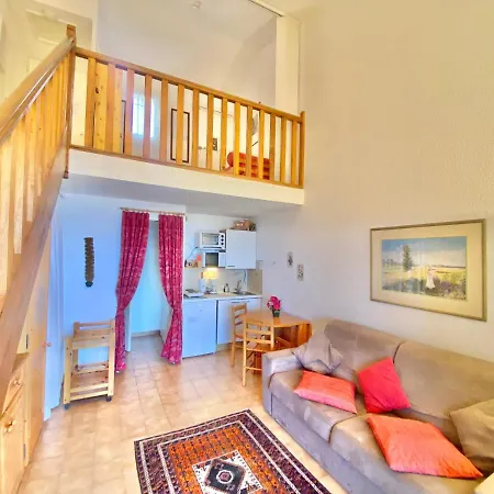 Holiday home Yara Vue Mer Piscine 4pax Saint-Raphael (Var)