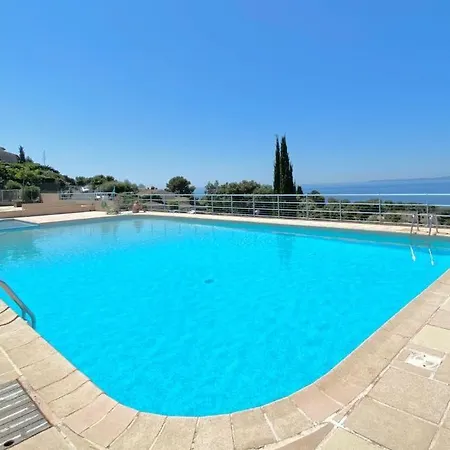 Holiday home Yara Vue Mer Piscine 4pax *